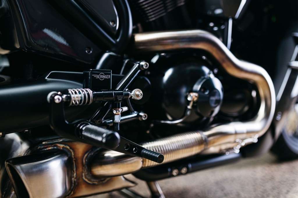 Harley V-Rod Cafe Racer